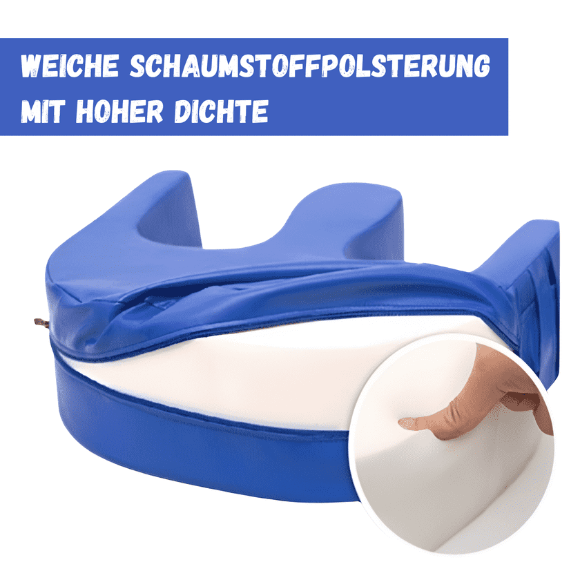 Blaues Lagerungskissen mit weicher Schaumstoffpolsterung und hoher Dichte, Nahaufnahme eines Fingers, der die Polsterung drückt.