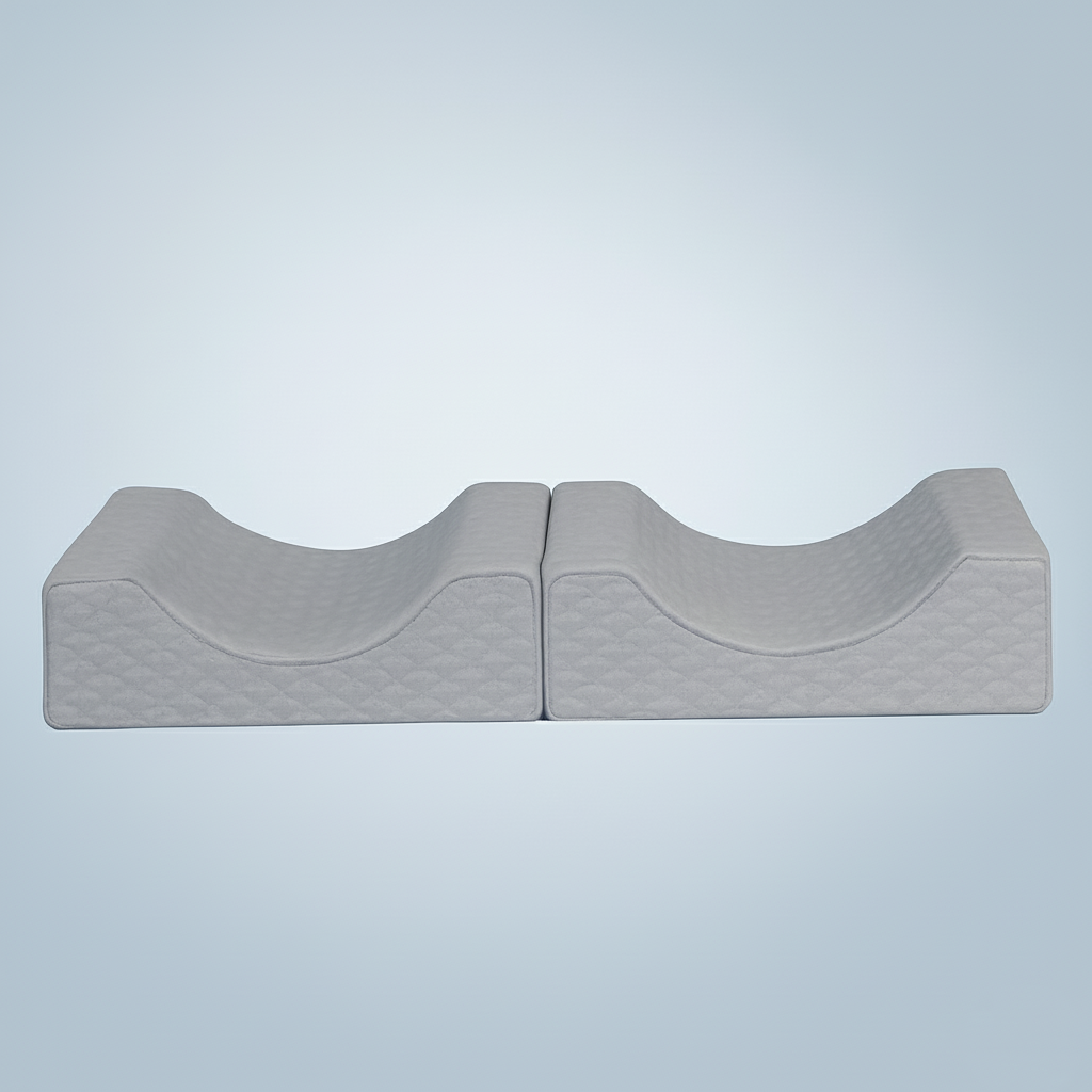 ReliefPad Lagerungskissen aufgeklappt zur gleichzeitigen Druckentlastung beider Fersen oder Beine.